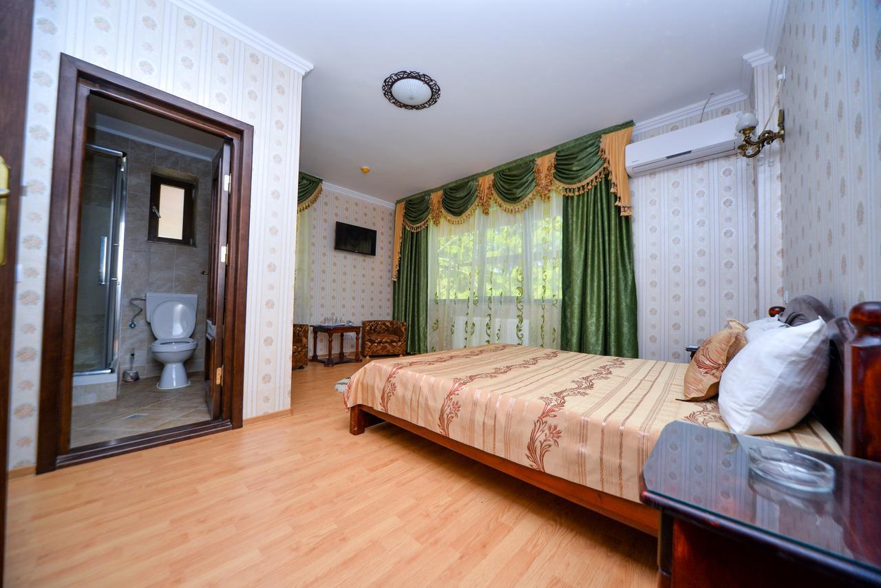 Edy'S Royal Predeal Hotel ภายนอก รูปภาพ
