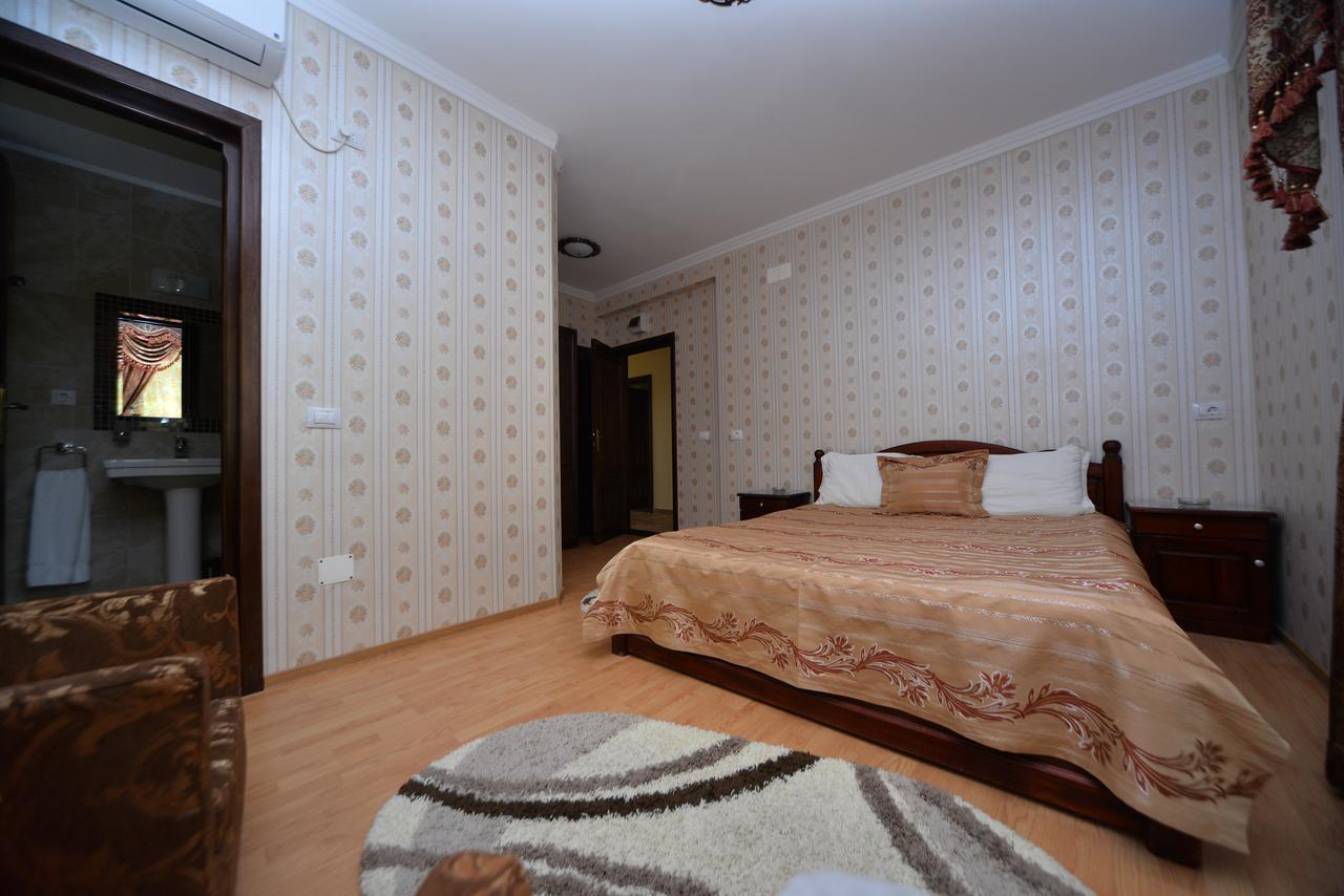 Edy'S Royal Predeal Hotel ภายนอก รูปภาพ