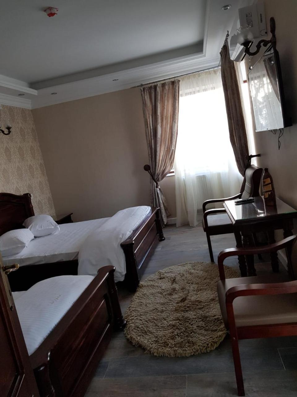 Edy'S Royal Predeal Hotel ภายนอก รูปภาพ
