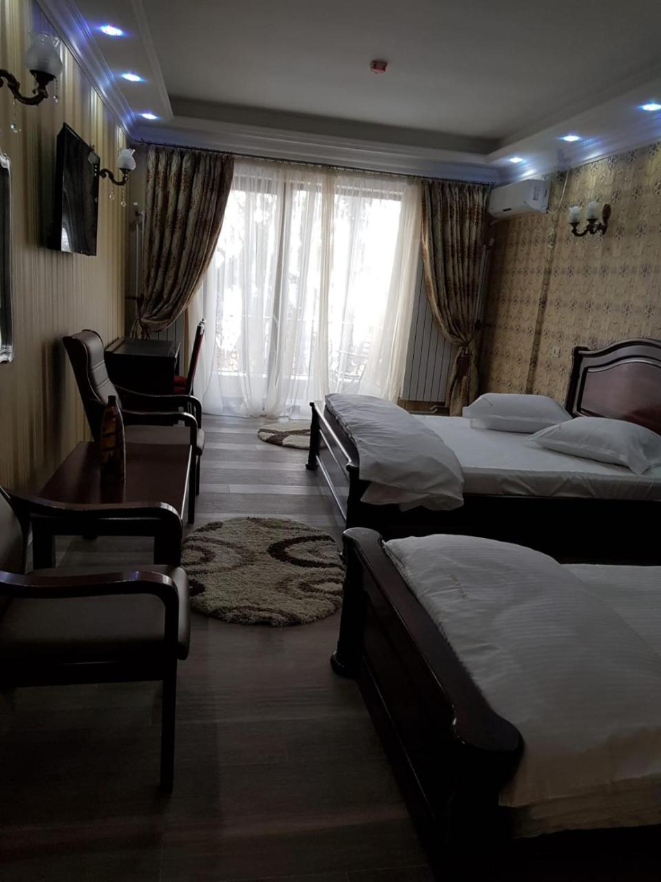 Edy'S Royal Predeal Hotel ภายนอก รูปภาพ