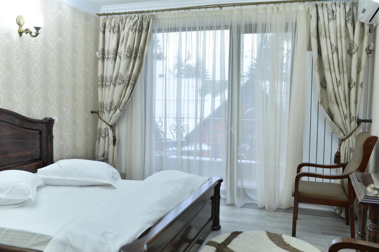 Edy'S Royal Predeal Hotel ภายนอก รูปภาพ