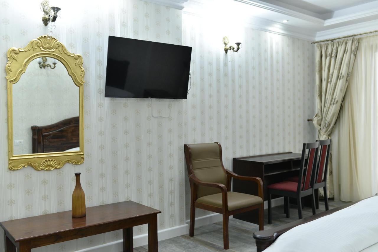 Edy'S Royal Predeal Hotel ภายนอก รูปภาพ