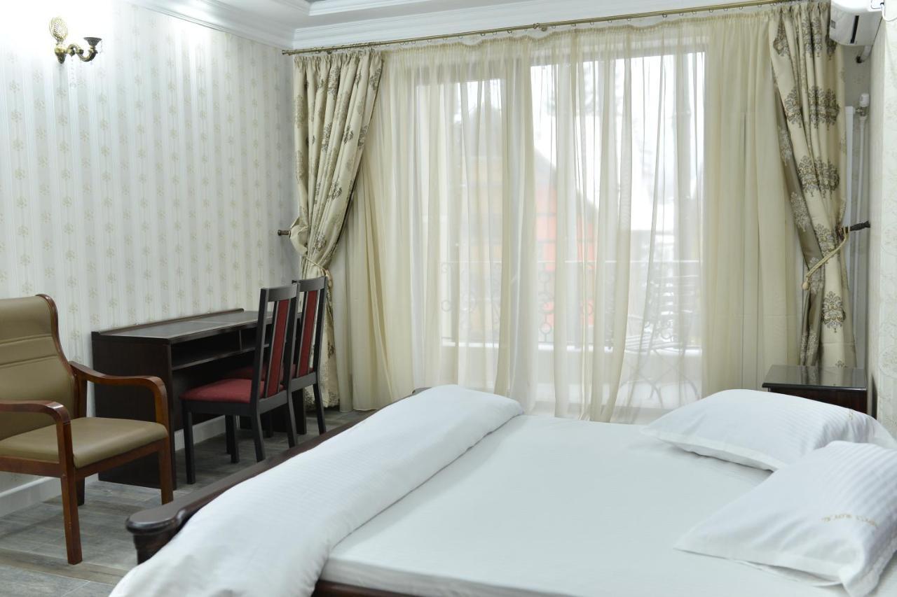 Edy'S Royal Predeal Hotel ภายนอก รูปภาพ