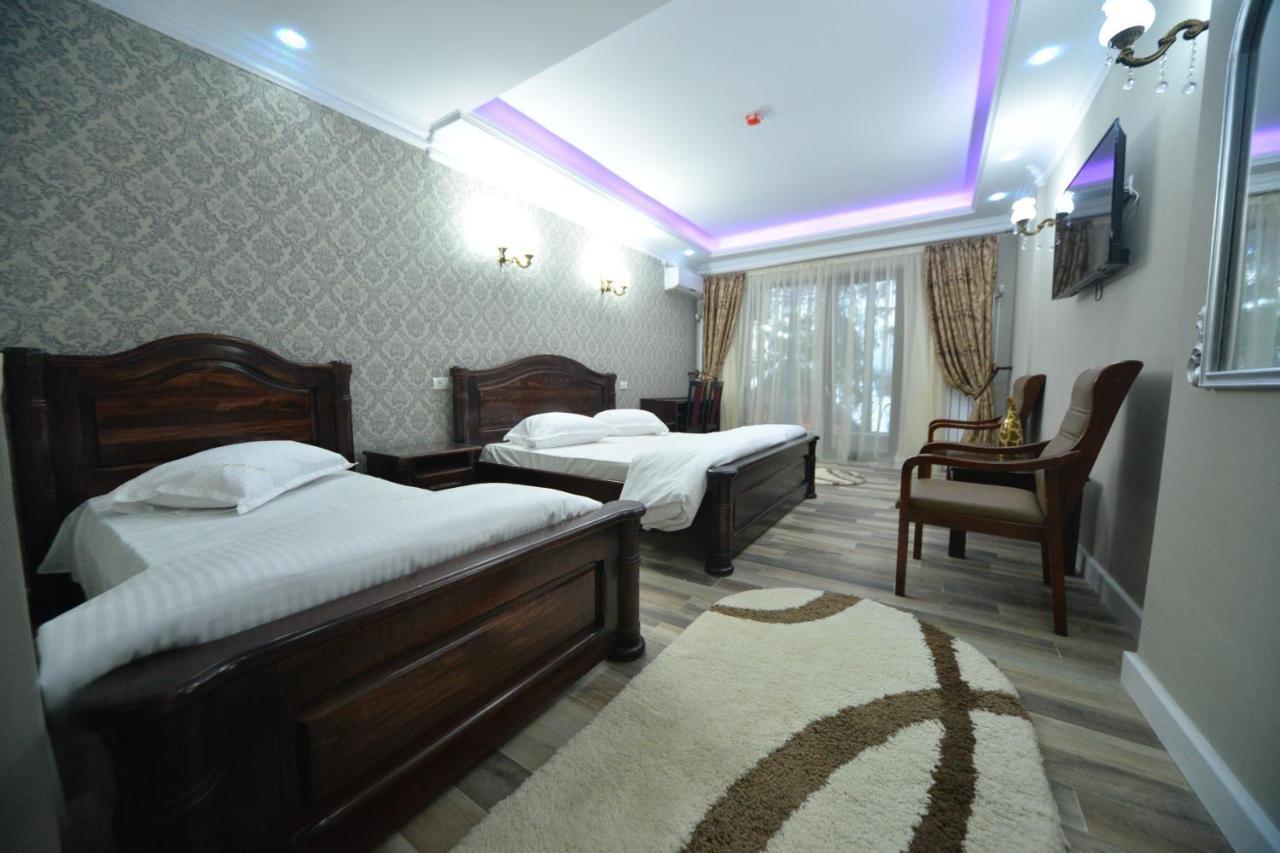 Edy'S Royal Predeal Hotel ภายนอก รูปภาพ