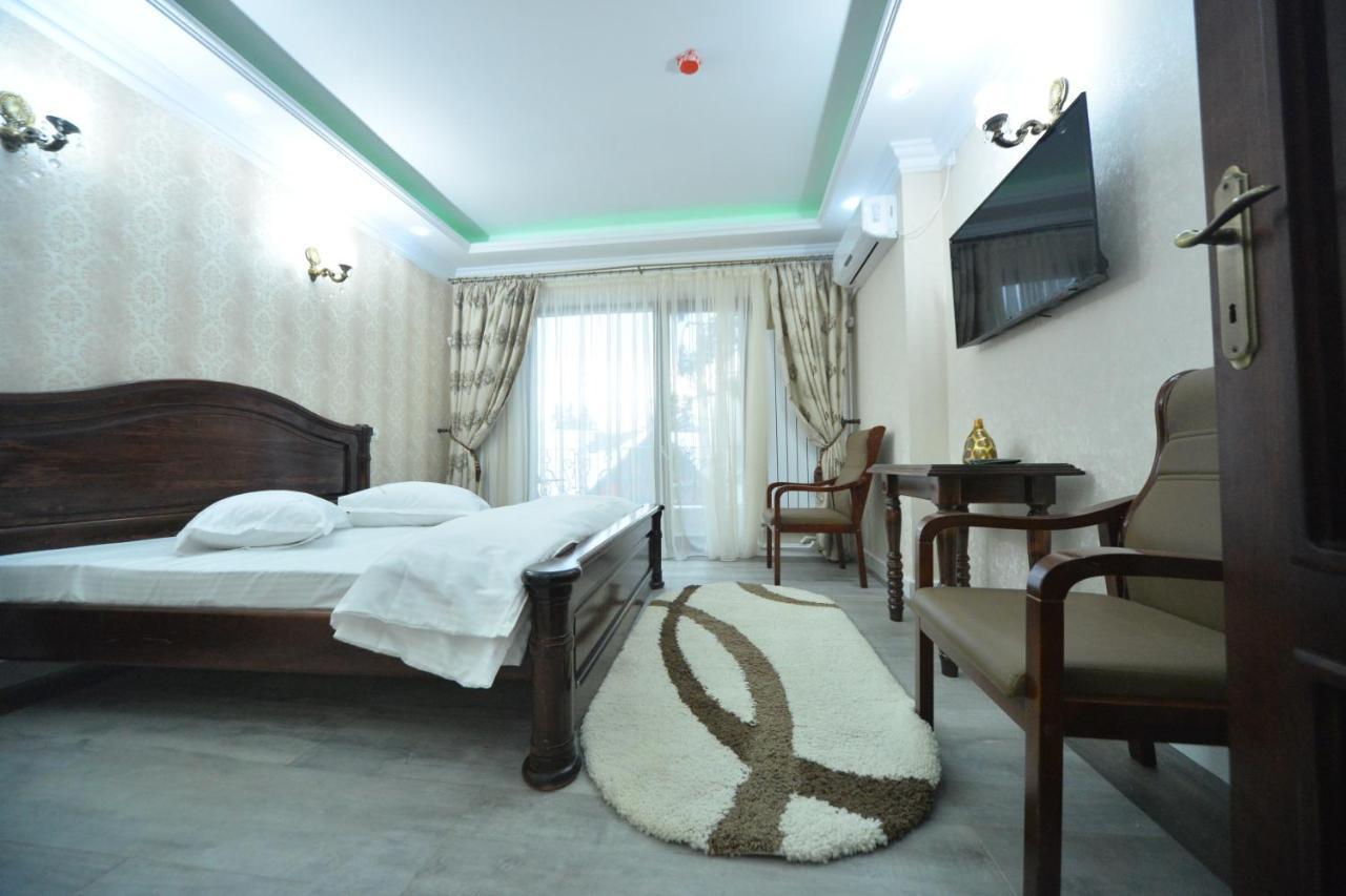 Edy'S Royal Predeal Hotel ภายนอก รูปภาพ