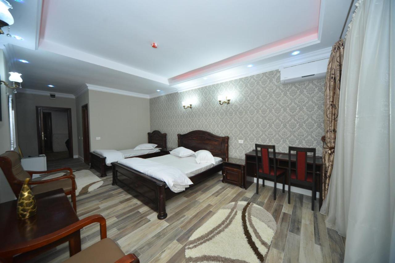 Edy'S Royal Predeal Hotel ภายนอก รูปภาพ