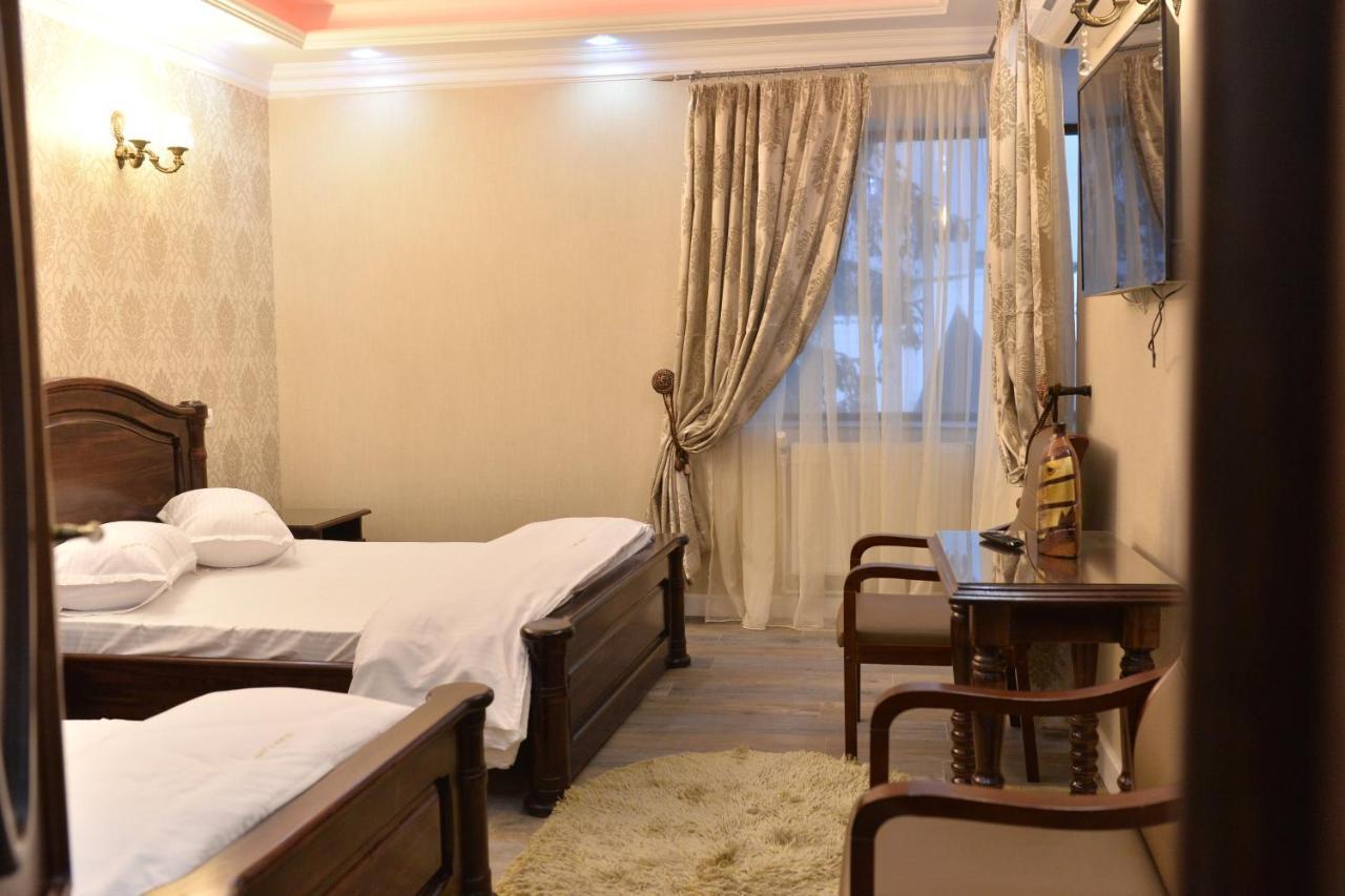 Edy'S Royal Predeal Hotel ภายนอก รูปภาพ