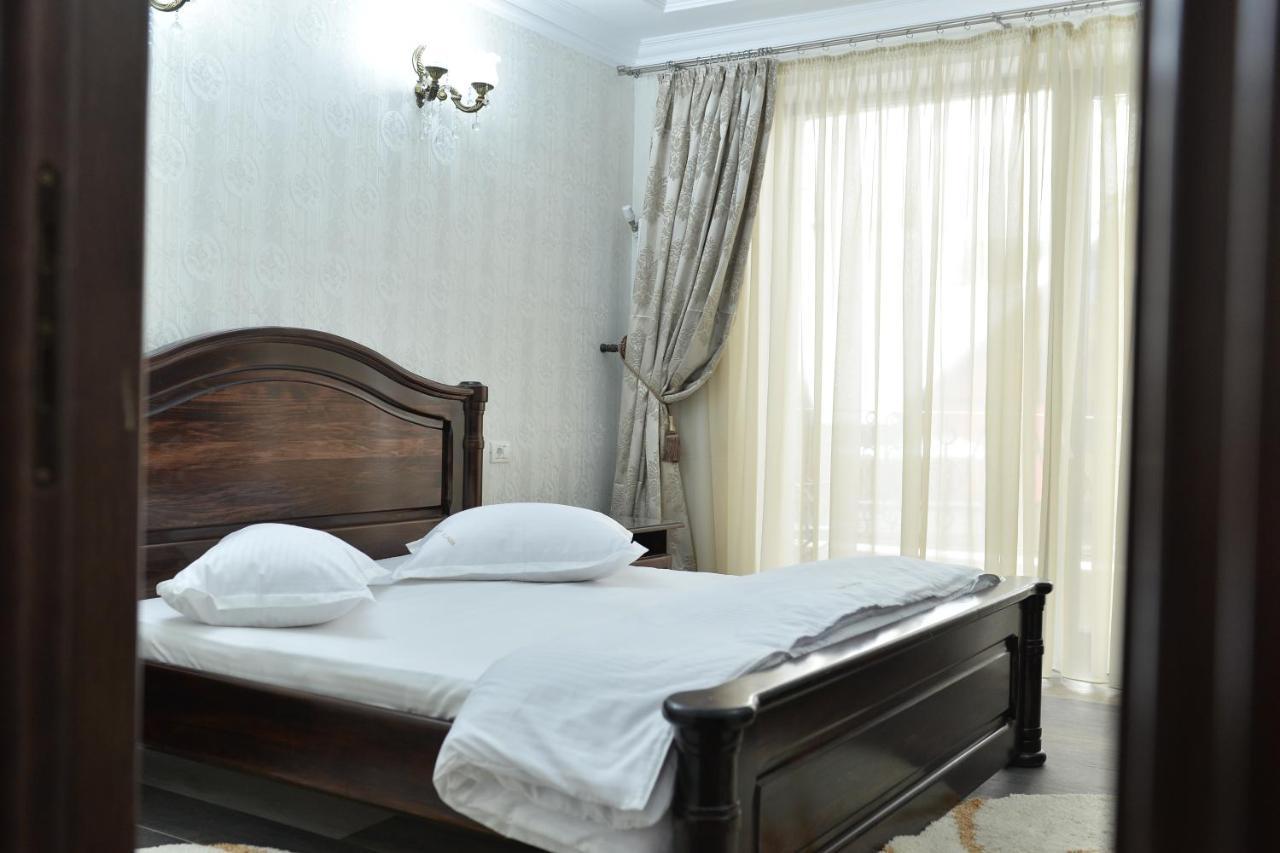 Edy'S Royal Predeal Hotel ภายนอก รูปภาพ