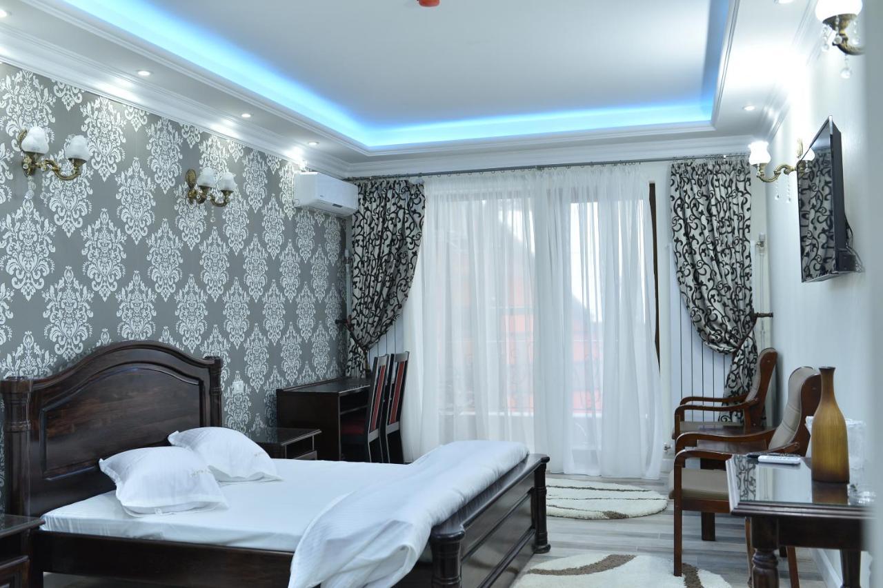 Edy'S Royal Predeal Hotel ภายนอก รูปภาพ