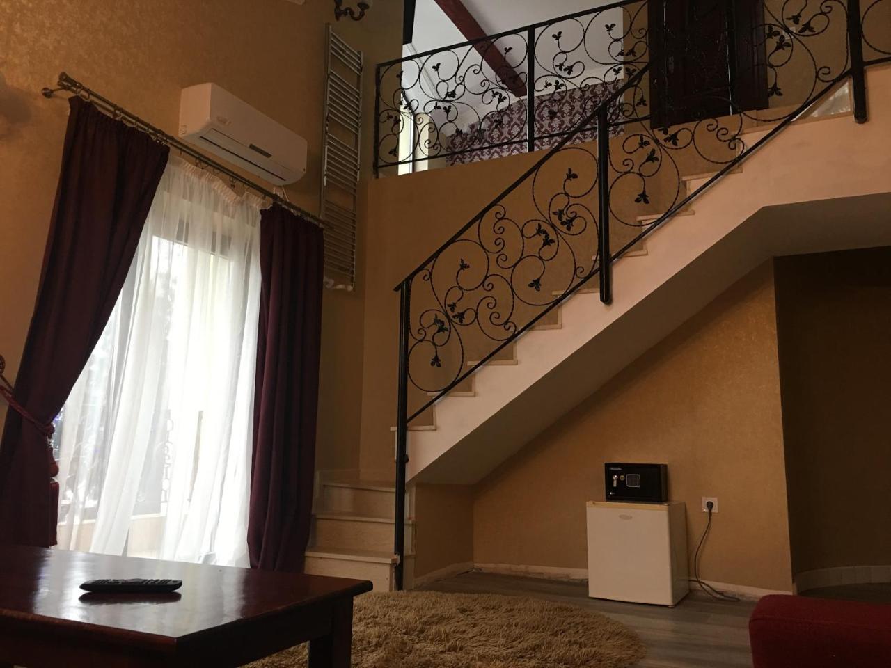 Edy'S Royal Predeal Hotel ภายนอก รูปภาพ