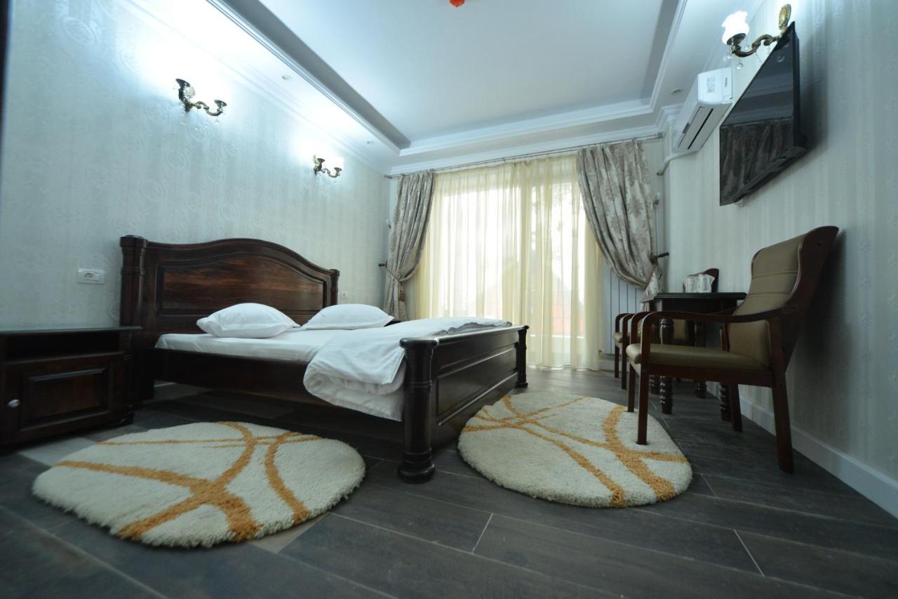 Edy'S Royal Predeal Hotel ภายนอก รูปภาพ